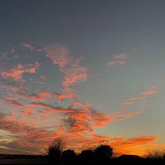 Meet Robert. Artist. Writer. Nurse. Graphics Designer. Love Philosophy & Travel. - Picture 10 of 16